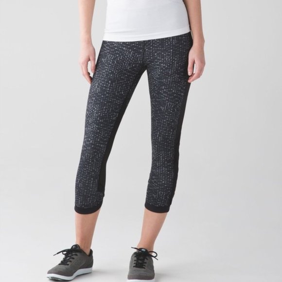 Lululemon Var-City Crop Samba Snake Black 4 - Picture 3 of 9